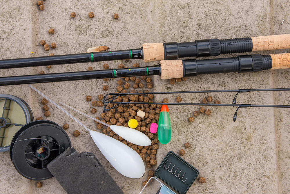 Wychwood Riot 12ft Cork Handle Carp Rod: 3.25lb - Fishing Tackle Warehouse